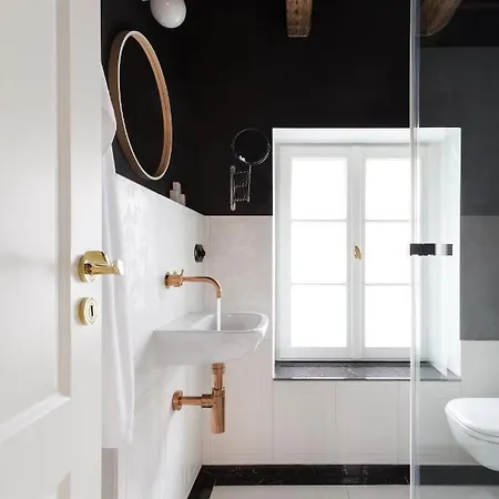 Apartment Square 20 *