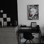 Square Rooms 20